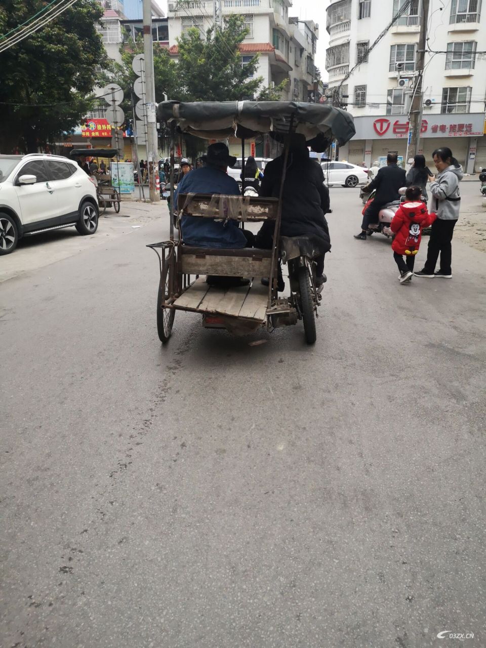 这三马仔太危险了，换你敢搭吗？